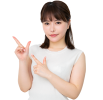 指差す女性
